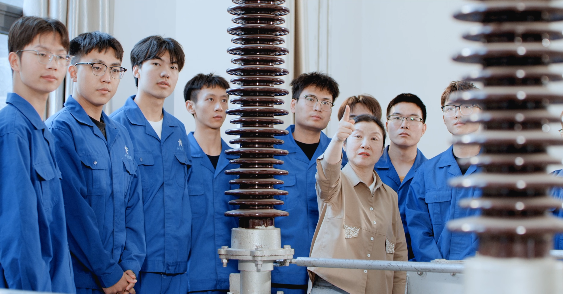 铁道供电110kV隔离开关认知实训